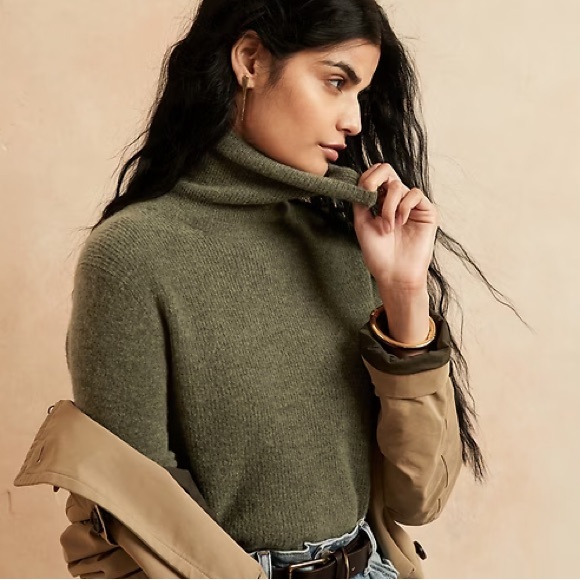 Banana Republic Blue Wool Stretch Blend Turtleneck Sweater Sz M - Picture 1 of 9